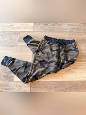Nike Dri Fit Camo Joggers - Size Small